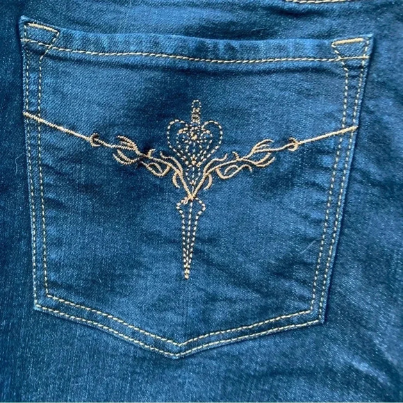 PUZZLE Jeans Wear women's size 15/16 jeans, inseam 31", rise 10" - Picture 5 of 7